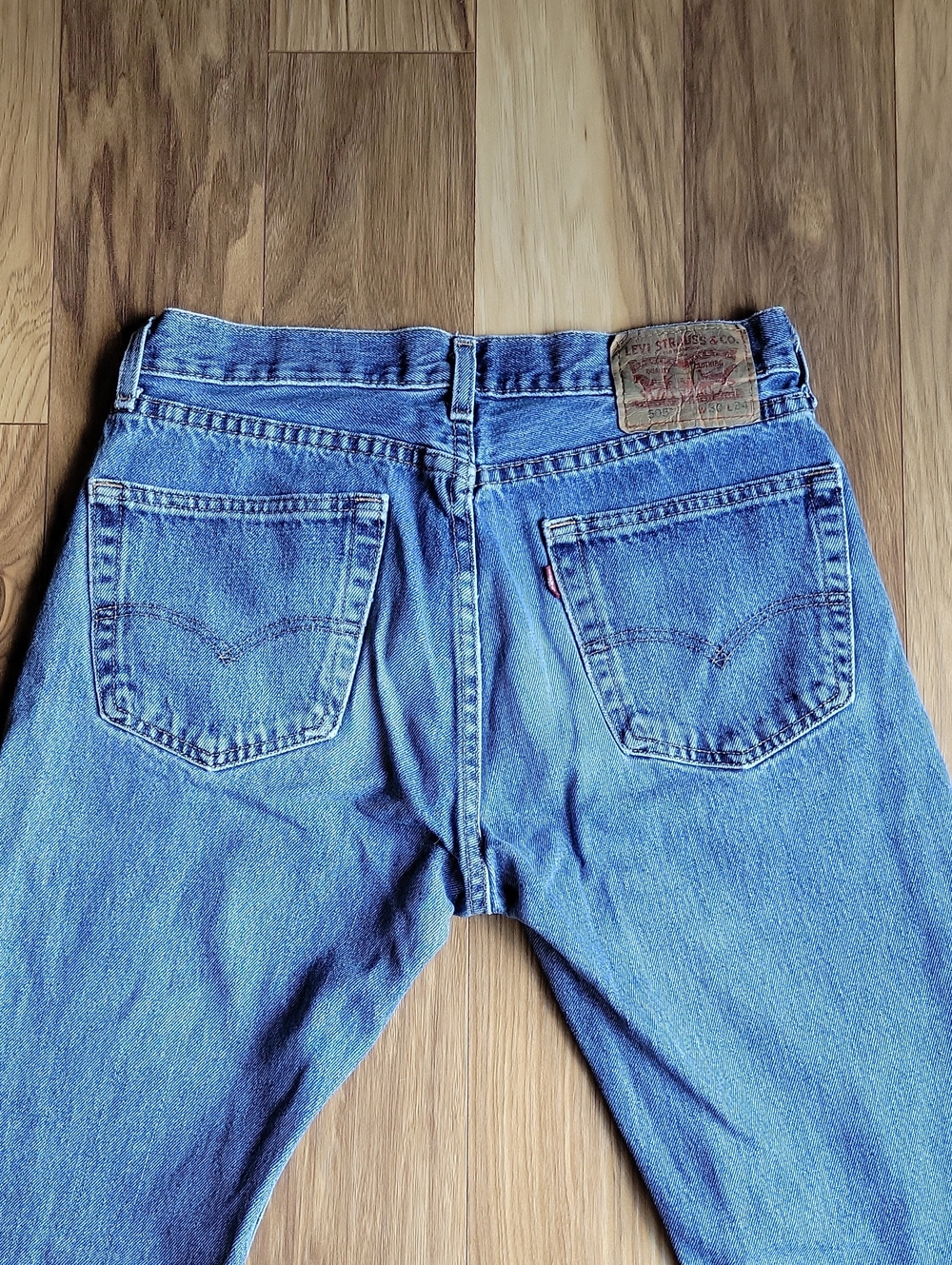 Mens Levi's Classic Blue 505 Straight Leg Jeans Size 30x34 - Picture 5 of 9